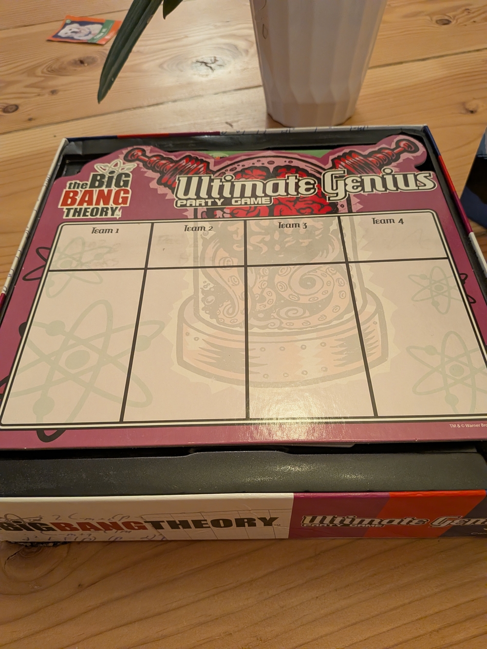 The Big Bang Theory Ultimate Genius Party Game - Picture 3 of 4